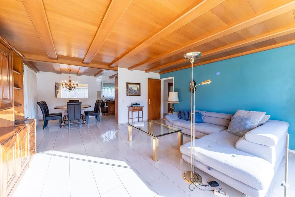 Ein Zuhause zum Geniessen - 5-Zimmer Einfamilienhaus mit Wintergart... – photo 3 sur 13