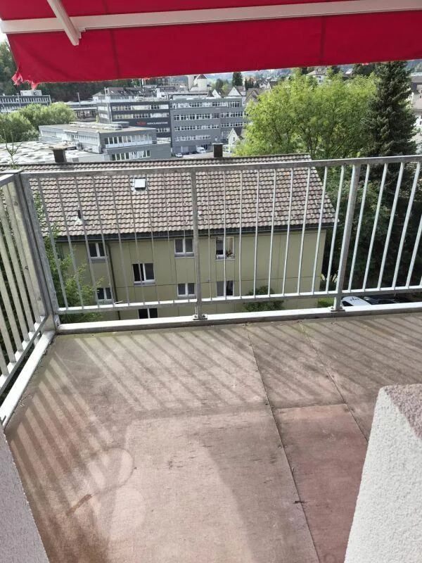 Large 4-room apartment – photo 9 of 12