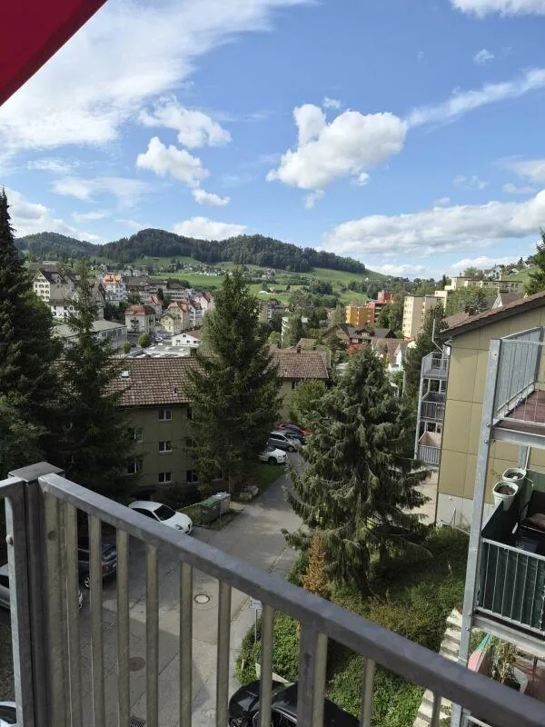 Large 4-room apartment – photo 10 of 12