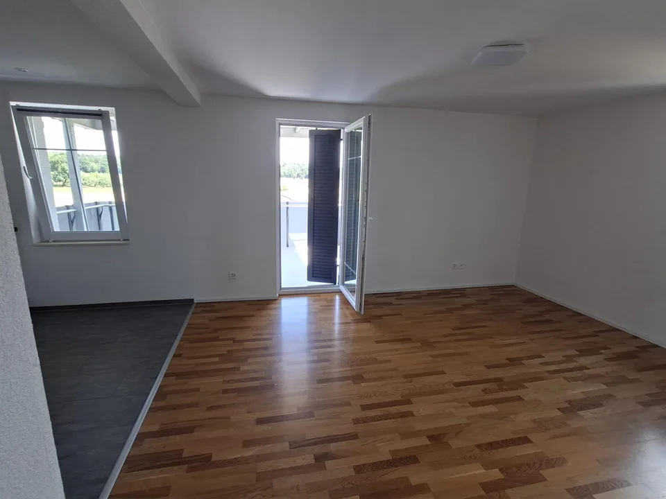 2.5-Zi-Whg. im grünen mit Aussicht auf die Berge – foto 5 di 6