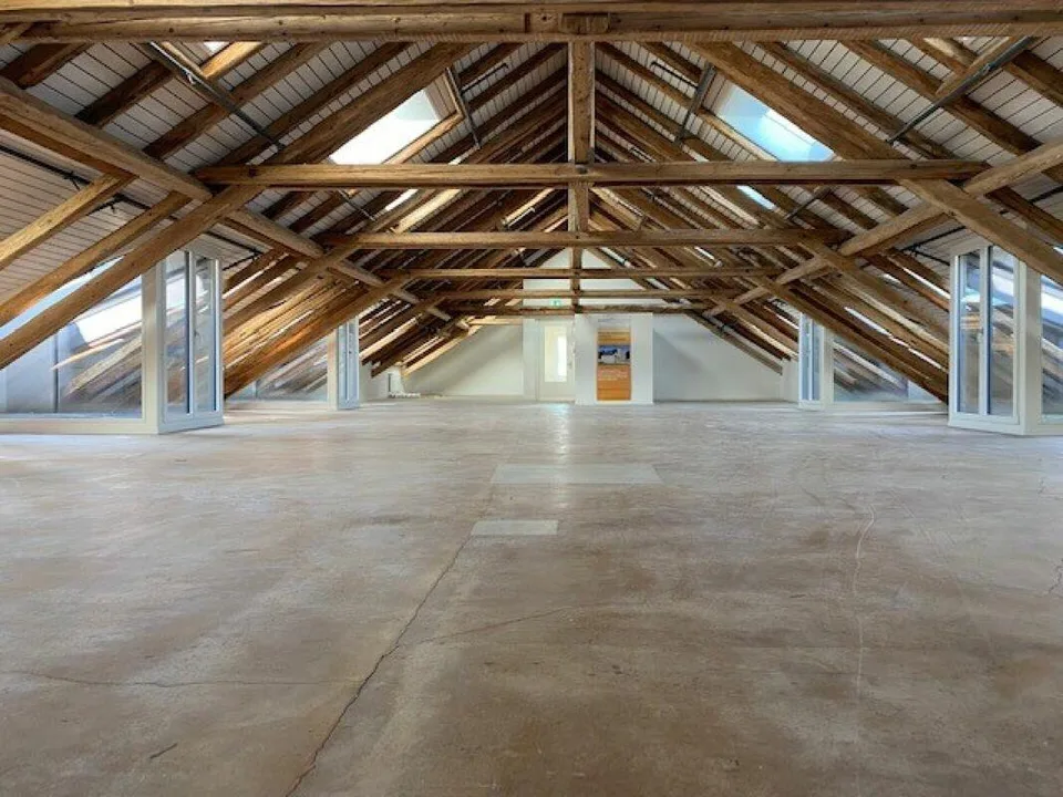 Dachgeschoss Gewerbefläche in modernem Gewerbehaus mit exklusivem R... – photo 2 sur 11