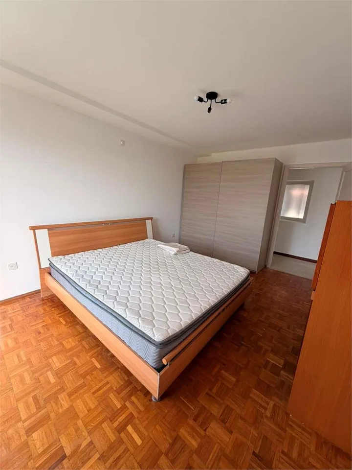 Appartamento con terrazzo – Foto 12 von 13