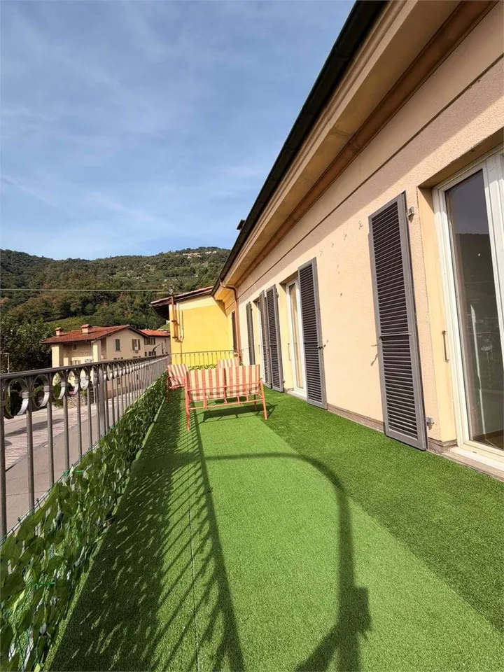 Appartamento con terrazzo – Foto 3 von 13