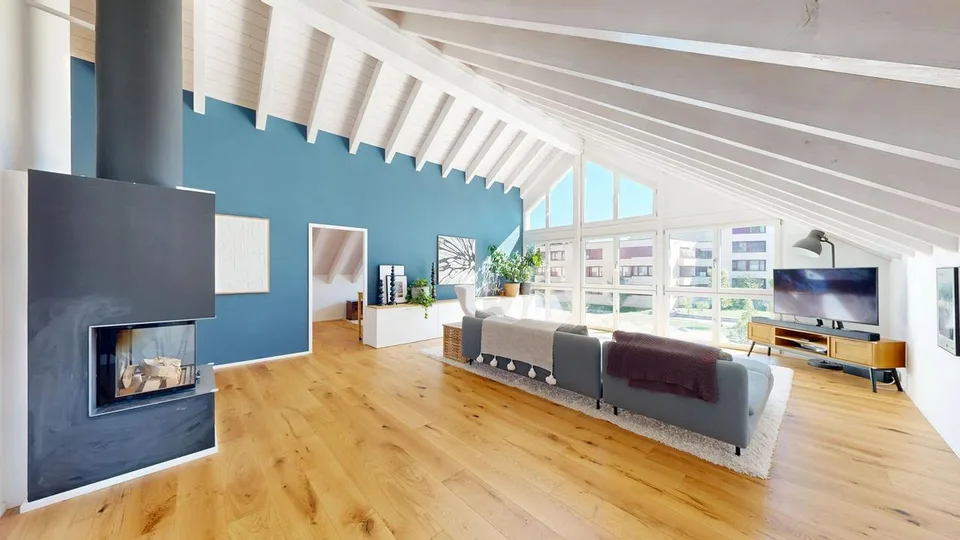 Moderne 4.5-Zimmer-Attikawohnung mit zwei Einstellhallenplätzen – Foto 4 von 17