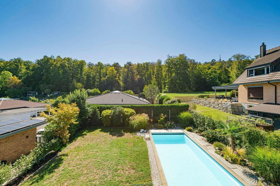 Familienfreundliches Einfamilienhaus mit grosszügigem Garten und Pool – foto 12 di 16