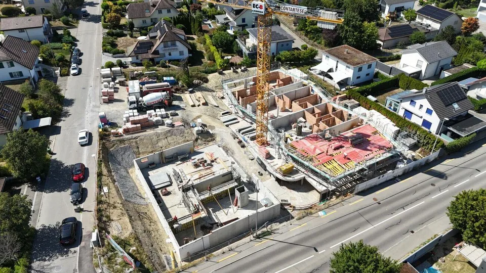 Neubau 3.5-Zi. Parterrewohnung mit grossem Gartenanteil – Foto 2 von 6
