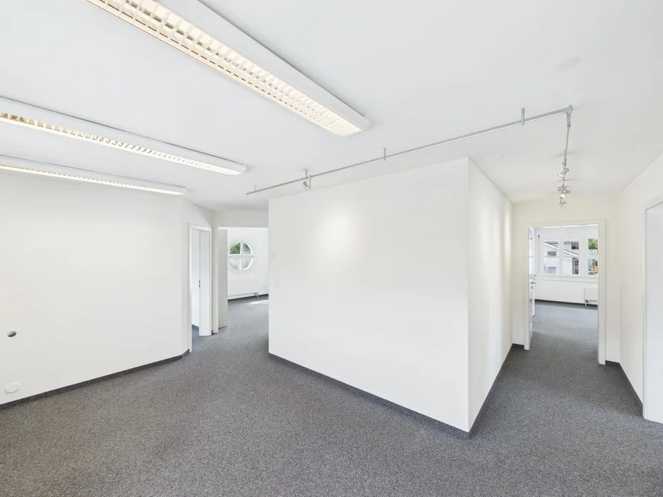 Vielseitige Bürofläche im Herzen von Sarnen – Foto 2 von 17