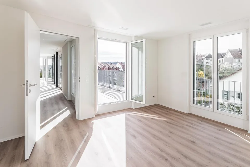 Moderne 3.5-Zimmer-Attikawohnung mit grosszügiger Terrasse – Foto 7 von 11