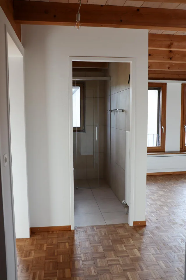 4.5-Zimmer-Dachwohnung im schönen Dorfkern – photo 9 sur 17