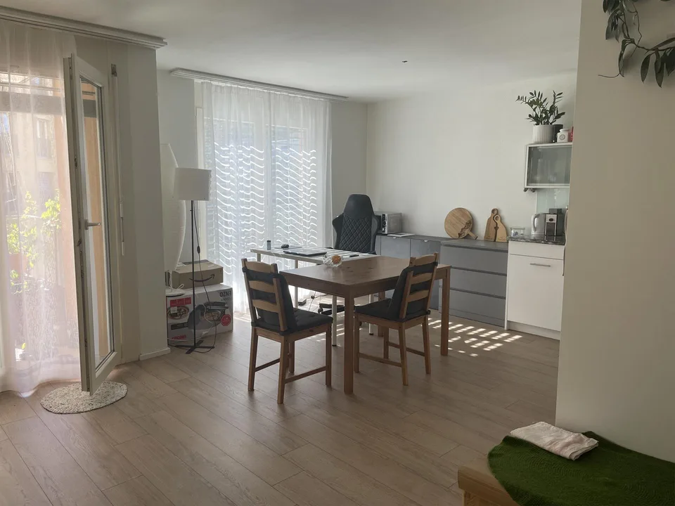 Moderne 2.5-Zimmer-Wohnung in Neuenhof mit Balkon – Foto 6 von 10