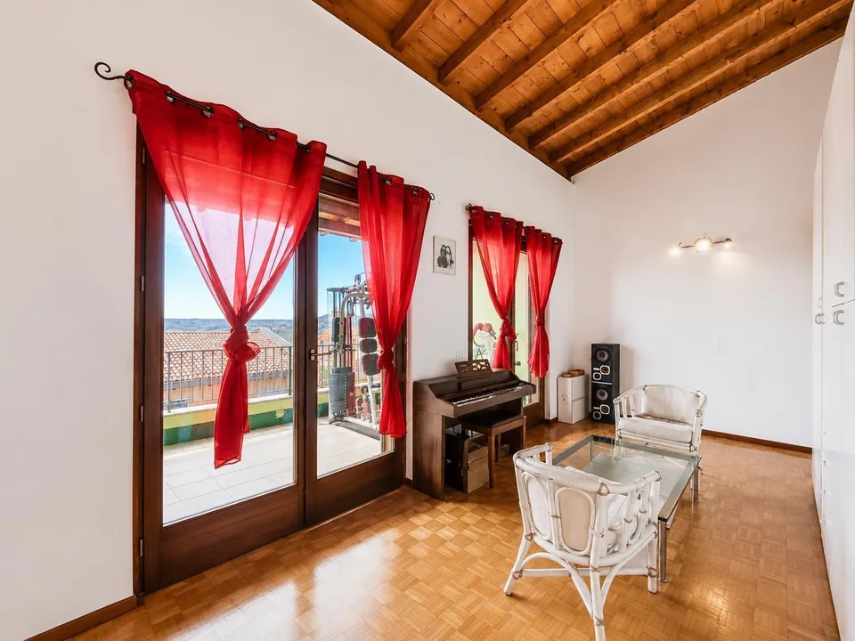 Reihenhaus mit 6,5 Zimmern und Garten in Castel San Pietro – Foto 7 von 13