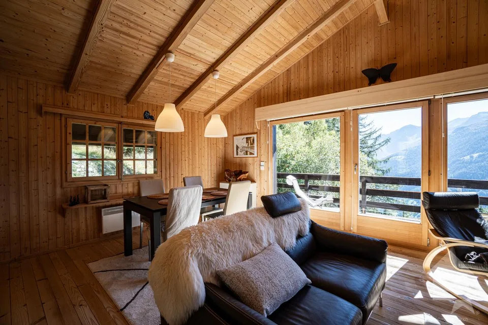 Affascinante chalet circondato dalla natura con viste mozzafiato – foto 4 di 30
