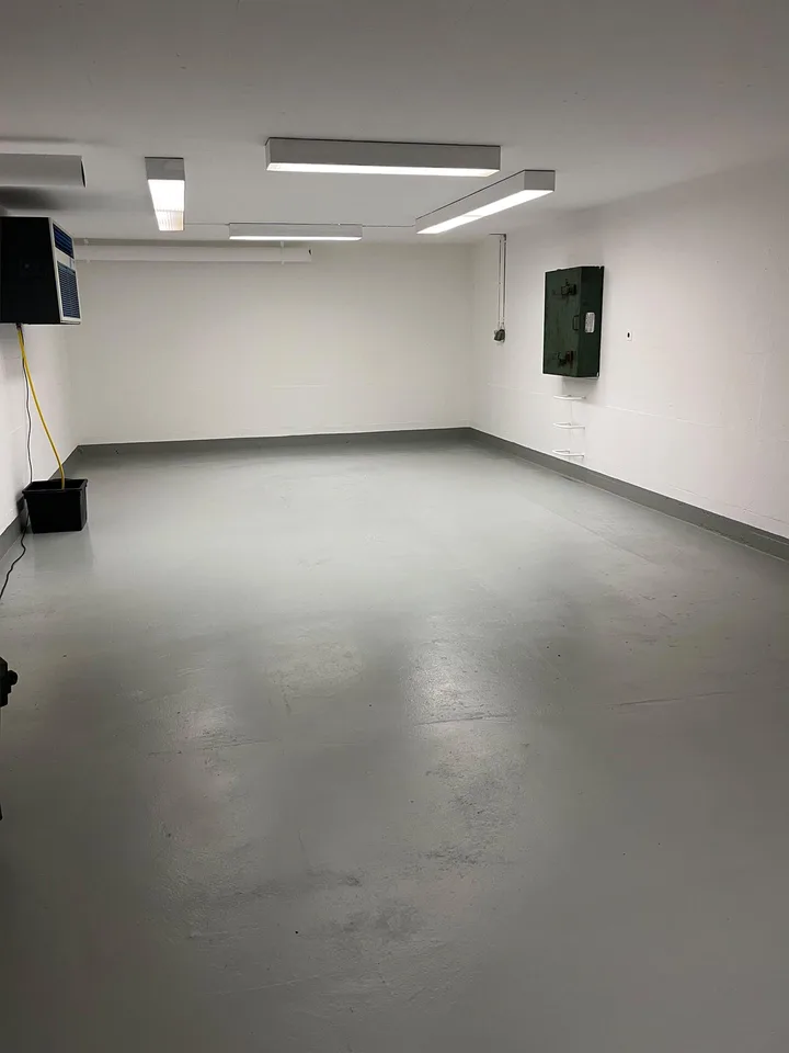 Wunderbarer Lagerraum mit Hebebühne und Umschlagplatz – Foto 7 von 8