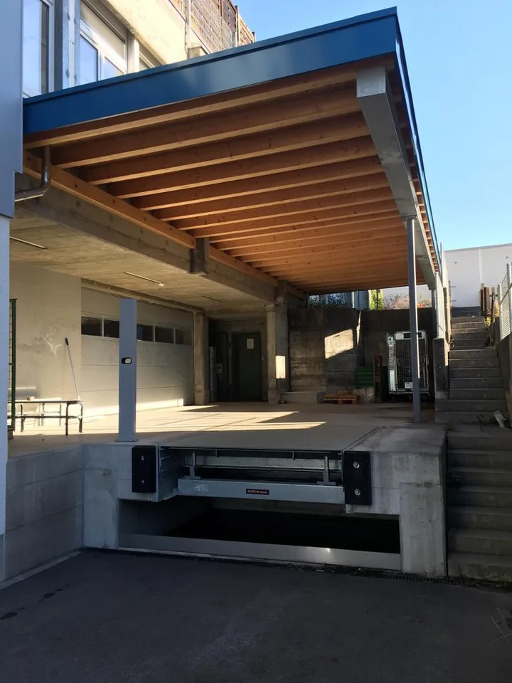 Wunderbarer Lagerraum mit Hebebühne und Umschlagplatz – Foto 3 von 8