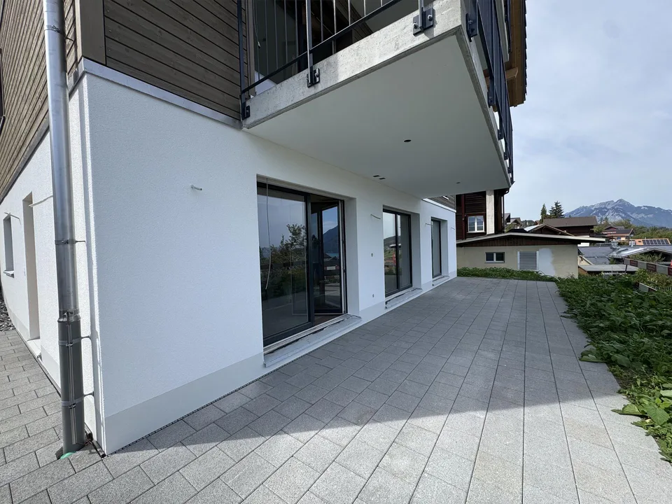 Herrliche Sicht auf den Thunersee, Grosszügige Terrasse (ca. 30 m²)... – Foto 4 von 15