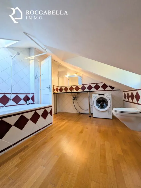 Magnifique duplex mansardé, charme et caractère au sein d'une demeu... – foto 13 di 13