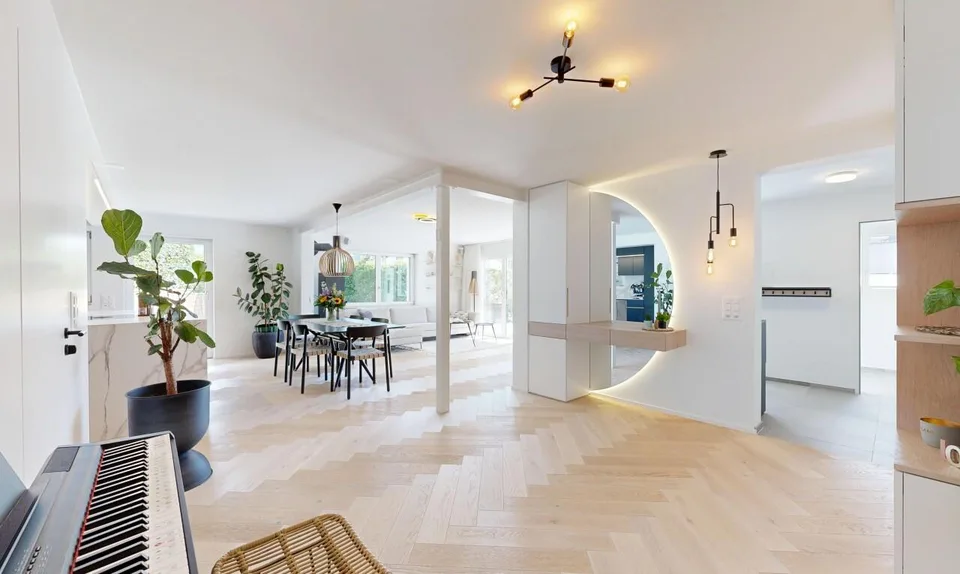 Attraktives freistehendes 6-Zimmer-Einfamilienhaus – Foto 7 von 13