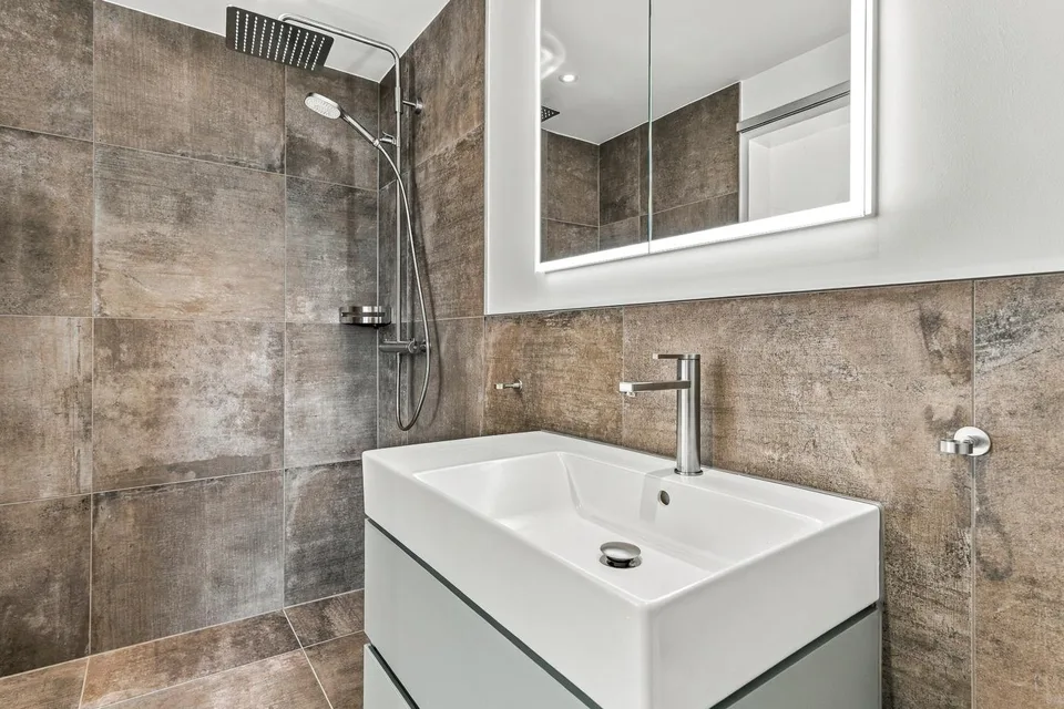 Exklusive, neu erstellte 3½-Zimmer-Attikawohnung in Oberägeri – photo 16 sur 20