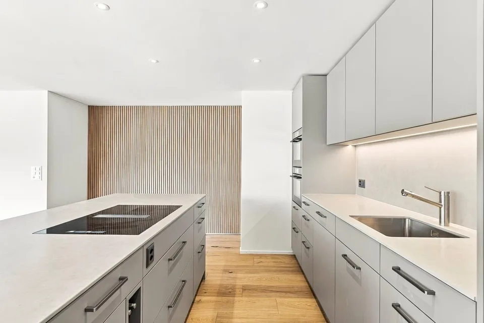 Exklusive, neu erstellte 3½-Zimmer-Attikawohnung in Oberägeri – photo 12 sur 20