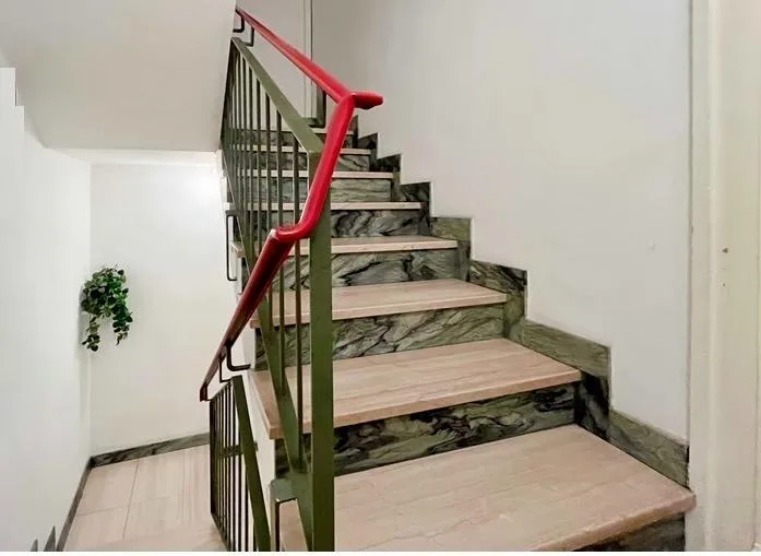 Appartamento completamente ristrutturato con vista lago a Ponte Tresa – Foto 12 von 13