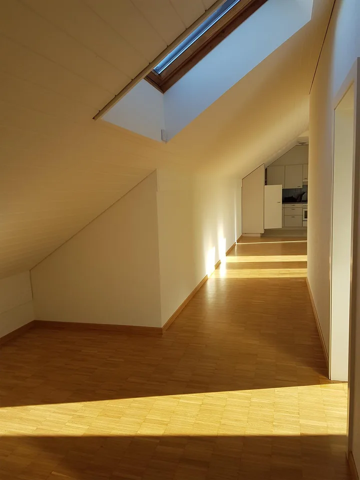 2 1/2 Zimmer-Dachwohnung – Foto 4 von 11