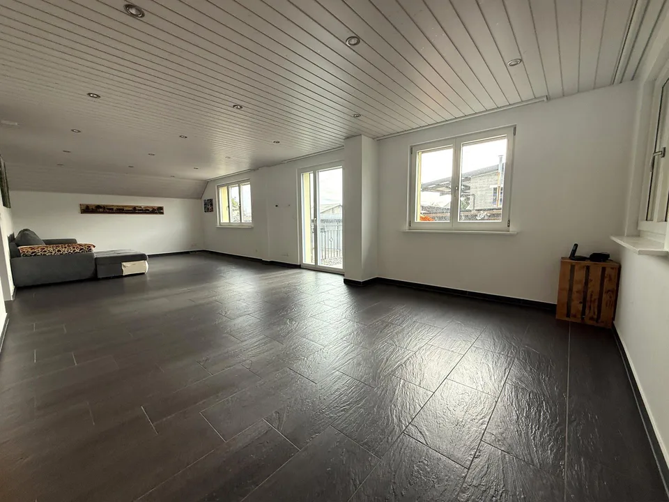 grosszügige 3.5-Zimmer-Wohnung | Wohnen wie im eigenen Hausteil – foto 3 di 12