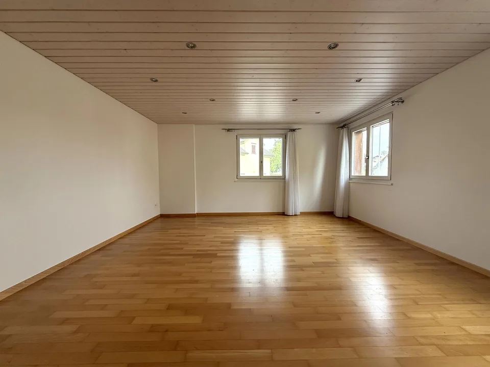 grosszügige 3.5-Zimmer-Wohnung | Wohnen wie im eigenen Hausteil – foto 5 di 12