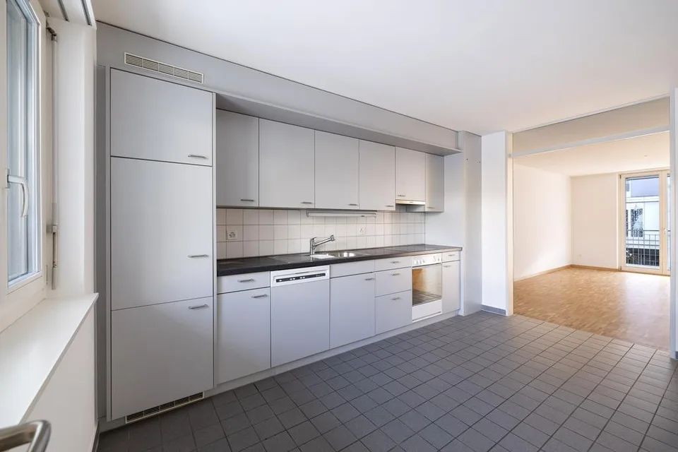 Helle 3.5-Zimmer-Wohnung mit schönem Balkon – Foto 2 von 10