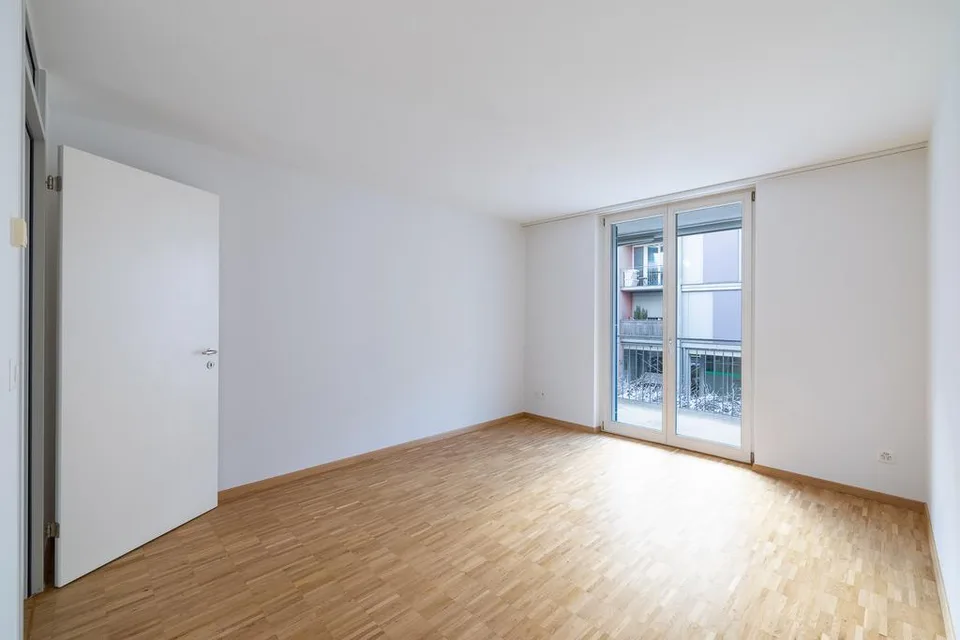 Helle 3.5-Zimmer-Wohnung mit schönem Balkon – Foto 8 von 10