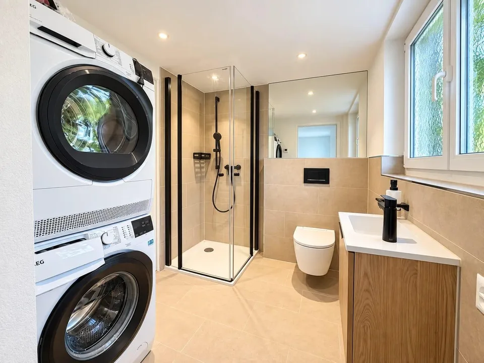 Frisch renoviertes 5.5-Zimmer-Reihenhaus mit Garten in Zürich – Foto 6 von 18
