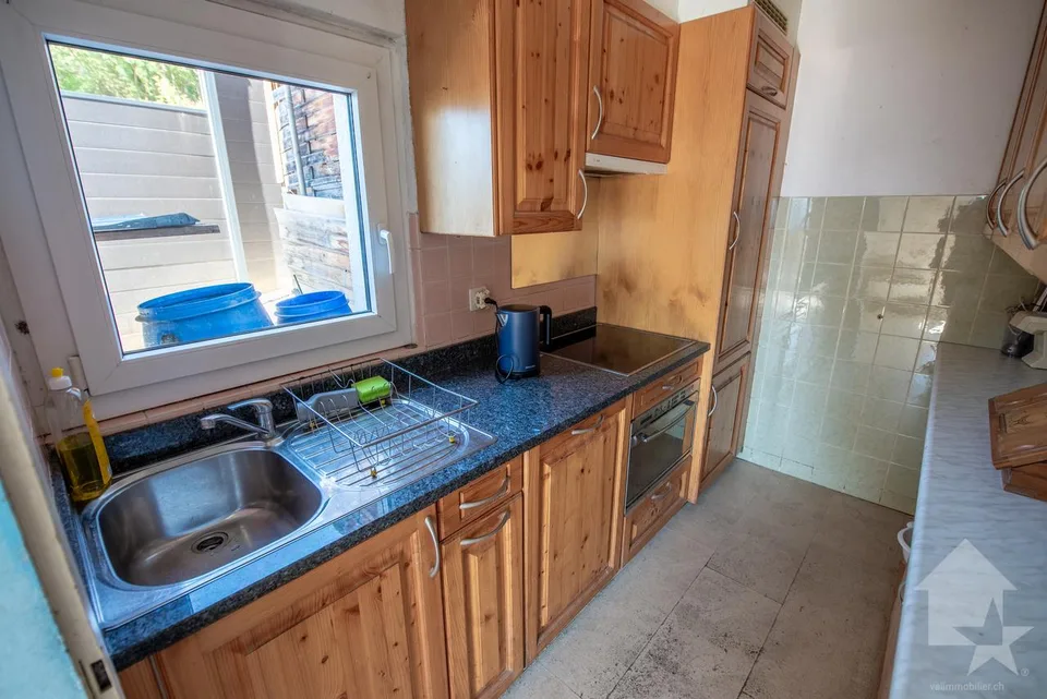 Delizioso piccolo chalet 4.5 locali, posizione superba, calma, con vista, soleggiato! – foto 11 di 22