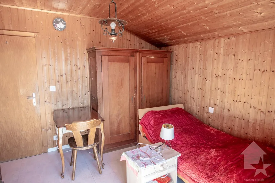 Delizioso piccolo chalet 4.5 locali, posizione superba, calma, con vista, soleggiato! – foto 15 di 22