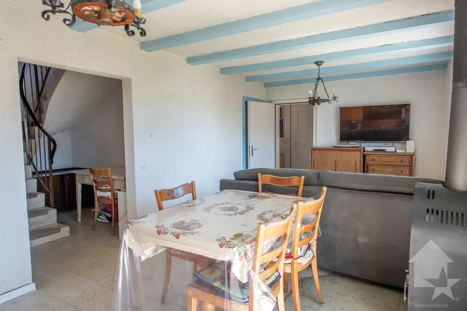 Delizioso piccolo chalet 4.5 locali, posizione superba, calma, con vista, soleggiato! – foto 10 di 22