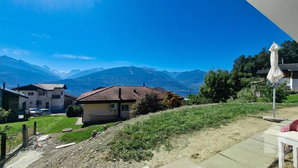 Delizioso piccolo chalet 4.5 locali, posizione superba, calma, con vista, soleggiato! – foto 2 di 22