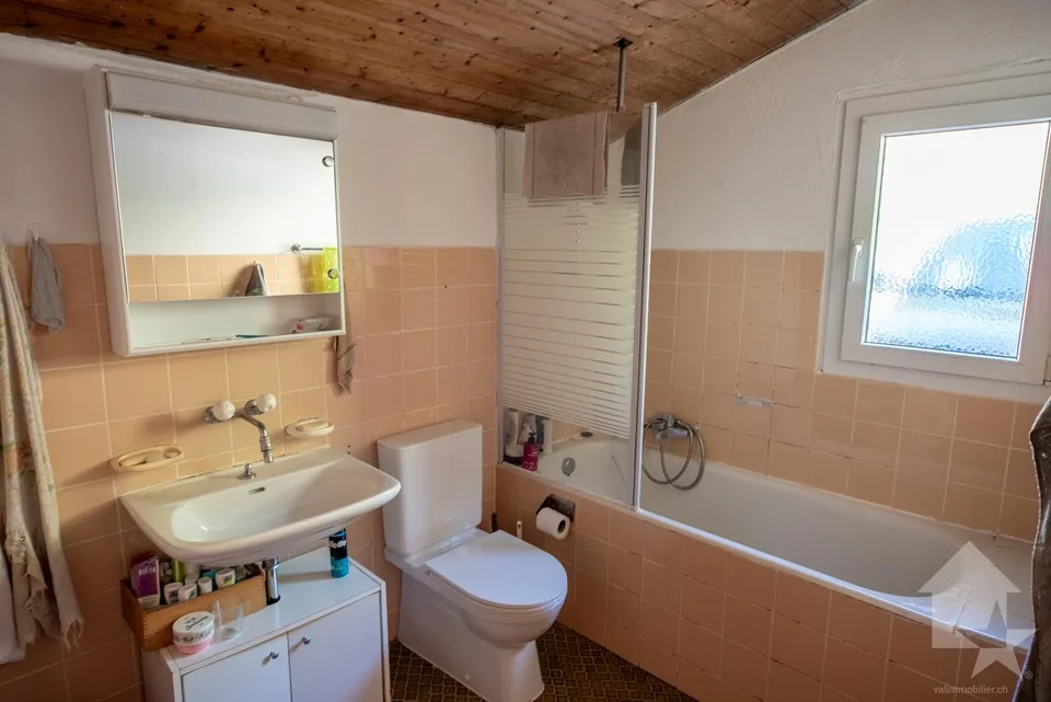Delizioso piccolo chalet 4.5 locali, posizione superba, calma, con vista, soleggiato! – foto 18 di 22