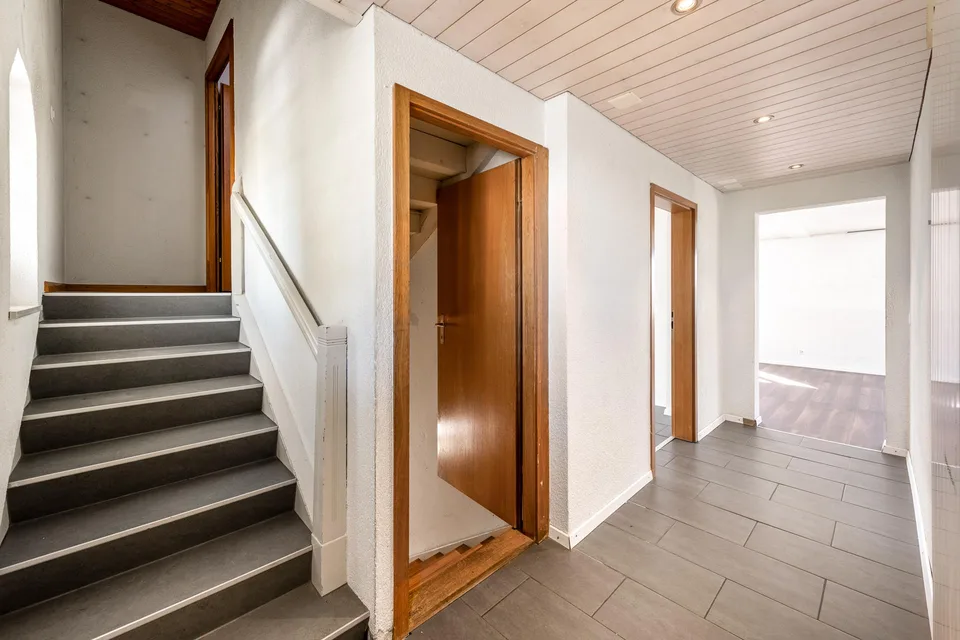 Spannendes Einfamlienhaus zur vielseitigen Nutzung geeignet – photo 4 of 13