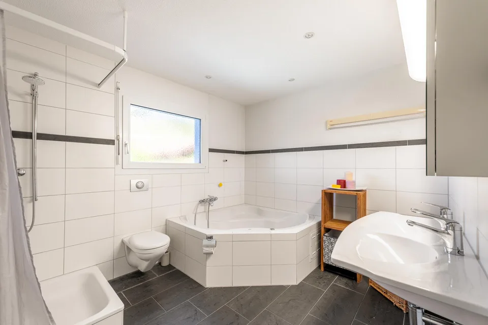 Modern, luxurious 7½-room villa with a heated swimming pool, etc. – Foto 8 von 14