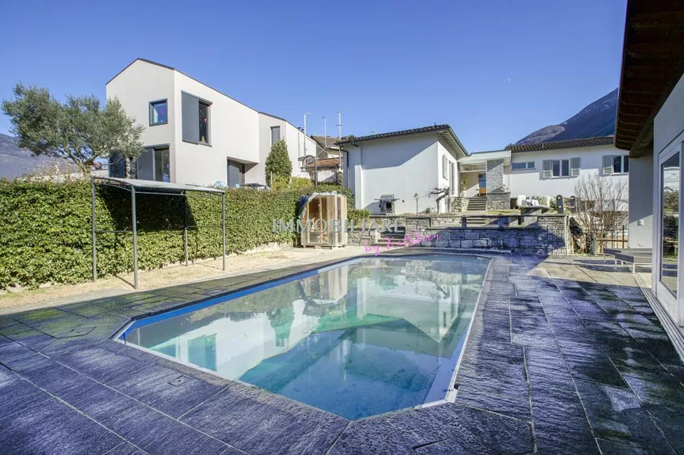 Villa mit Pool und grossem Garten, für Tiere geeignet, auch zum Bauen – photo 3 sur 15