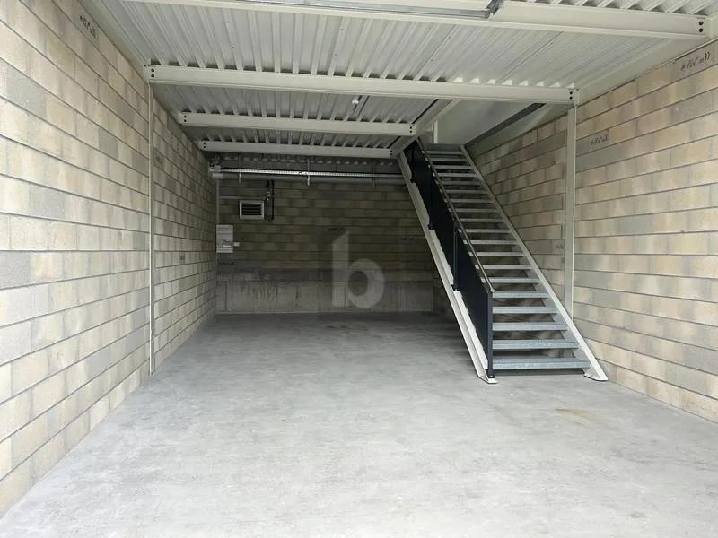 BOX/BUREAU EN DUPLEX AVEC PARKING – Foto 4 von 6