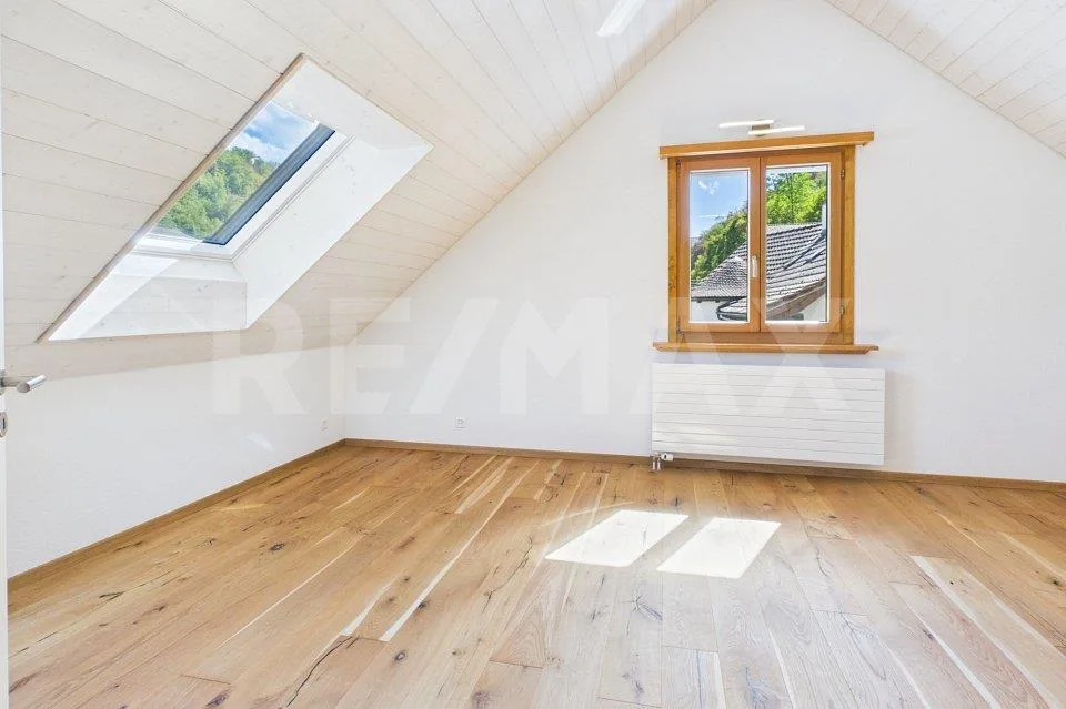 Kernsaniertes 8-Zimmer-Eigenheim mit viel Raum und Charakter – foto 3 di 13