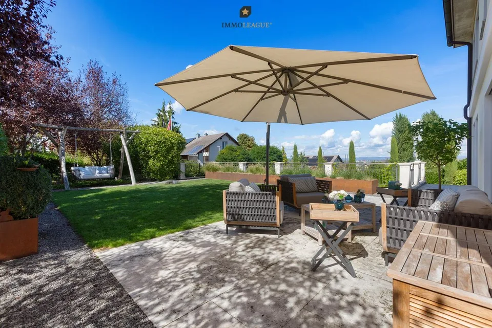 Grandiose Luxusvilla mit Pool und Seesicht – foto 5 di 16
