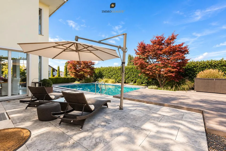 Grandiose Luxusvilla mit Pool und Seesicht – foto 4 di 16