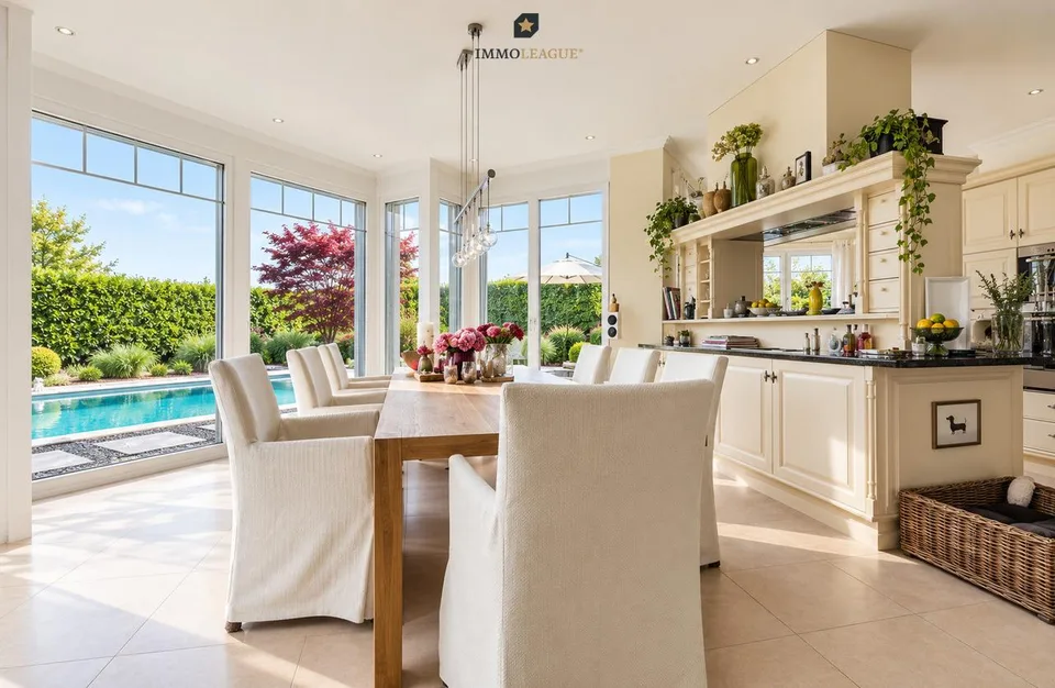 Grandiose Luxusvilla mit Pool und Seesicht – foto 7 di 16