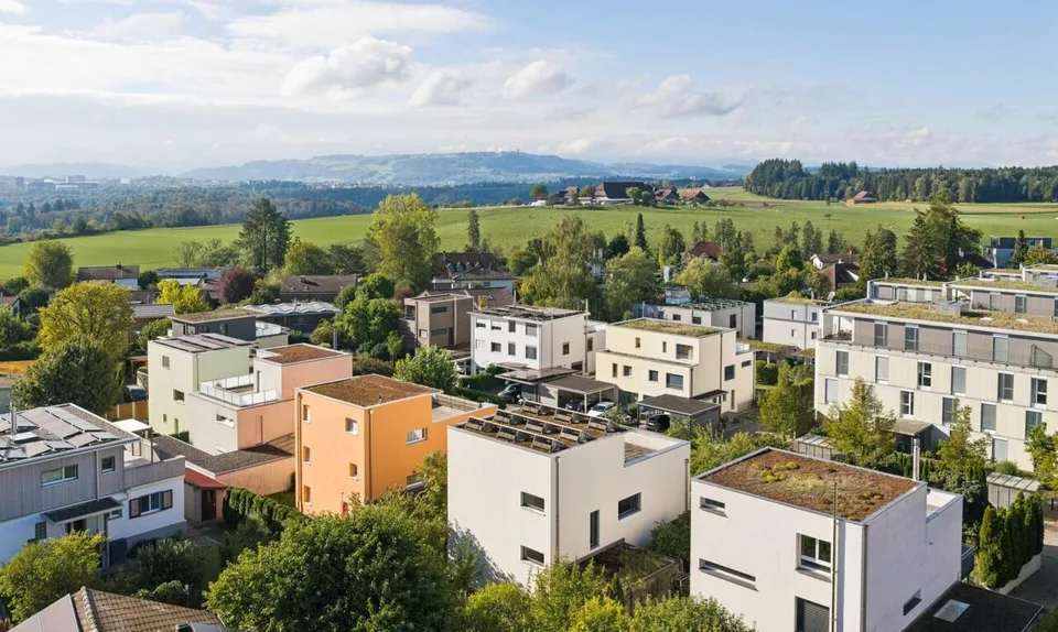 Maison de famille élégante avec jardin et terrasse en attique – photo 3 sur 11