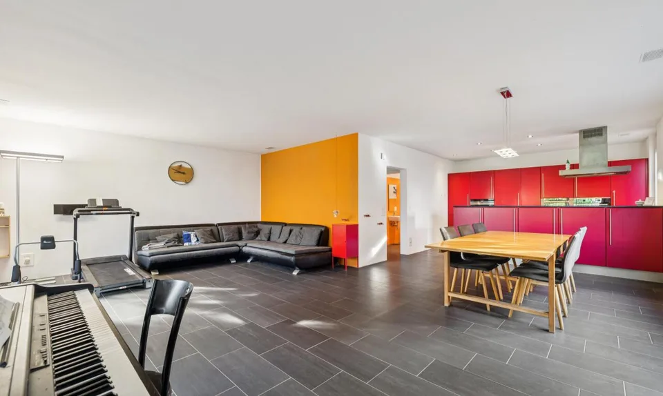 Maison de famille élégante avec jardin et terrasse en attique – photo 4 sur 11