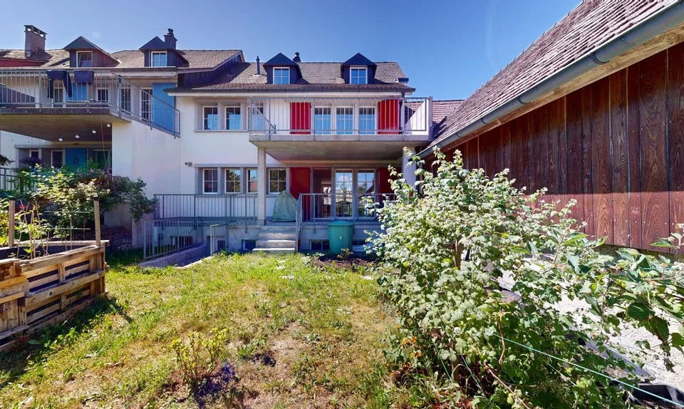 Helles Reihenhaus mit 250 m2 Wohnfläche und Garten in Buchthalen – Foto 2 von 11
