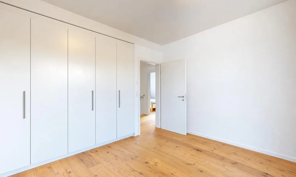 Modernes 5.5-Zimmer-Einfamilienhaus mit fantastischer Aussicht – Foto 9 von 11