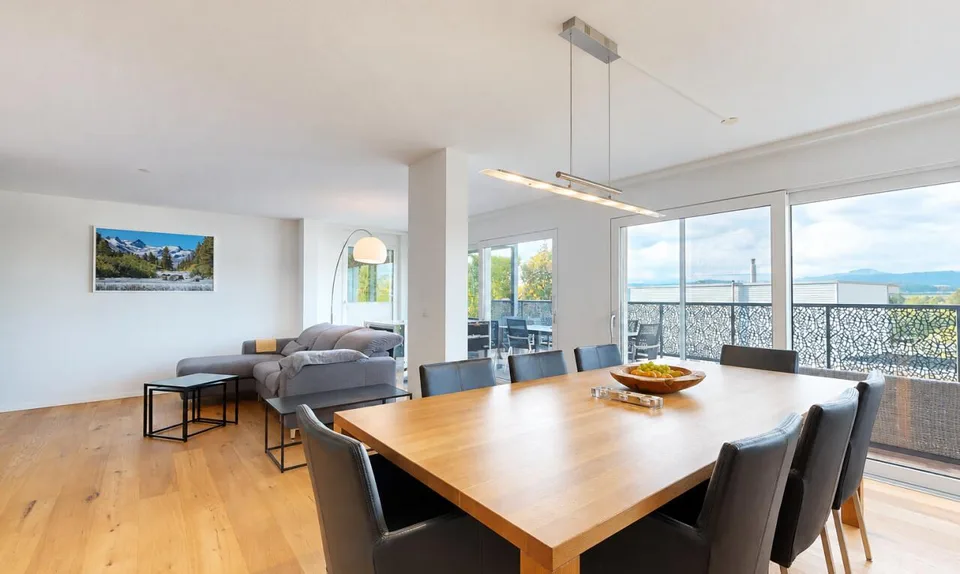 Modernes 5.5-Zimmer-Einfamilienhaus mit fantastischer Aussicht – Foto 4 von 11
