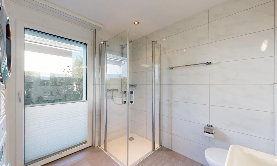 Modernes 5.5-Zimmer-Einfamilienhaus mit fantastischer Aussicht – Foto 7 von 11