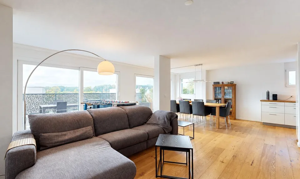 Modernes 5.5-Zimmer-Einfamilienhaus mit fantastischer Aussicht – Foto 2 von 11